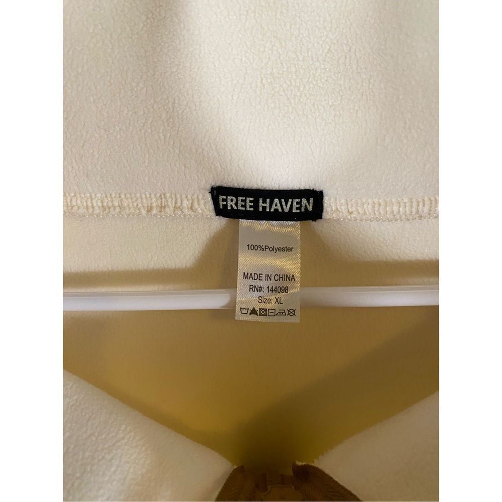 Free Haven Very Soft Zip Up Vest‎ - Picture 3 of 5